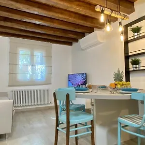 Stella Venice